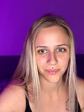 lunawolf21 online show from 9, 10, 2025