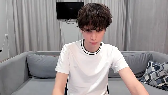 Snapshot of Im_Shine_Guy chatting on 4, 12, 2024 Im Shine Guy online show from 4, 12, 2024