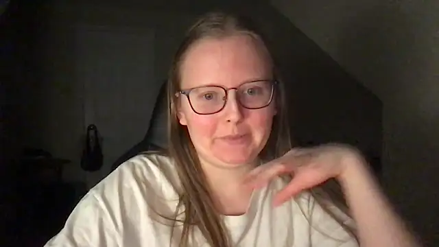 Snapshot of lexie_lilacs chatting on 16, 2, 2025 lexie lilacs online show from 16, 2, 2025