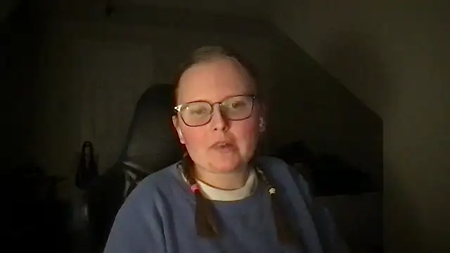 Snapshot of lexie_lilacs chatting on 17, 2, 2025 lexie lilacs online show from 17, 2, 2025