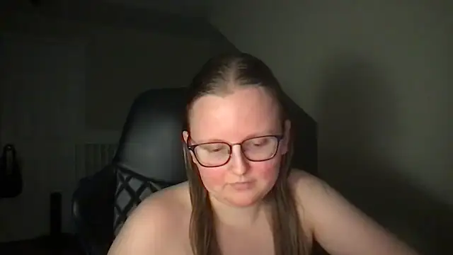 Snapshot of lexie_lilacs chatting on 18, 2, 2025 lexie lilacs online show from 18, 2, 2025