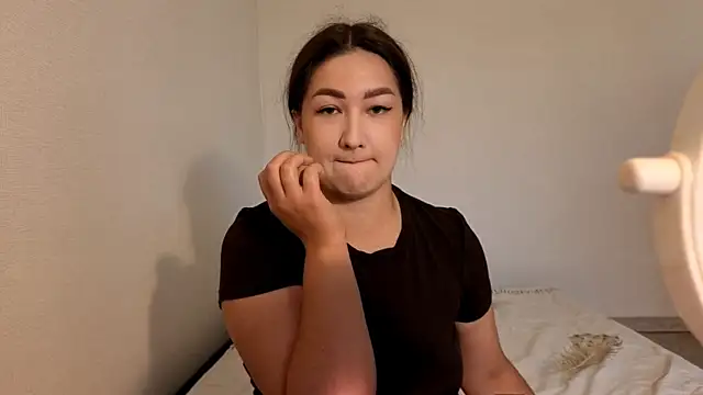 Snapshot of Aria_Blisss chatting on 9, 7, 2026 Aria Blisss online show from 9, 7, 2026