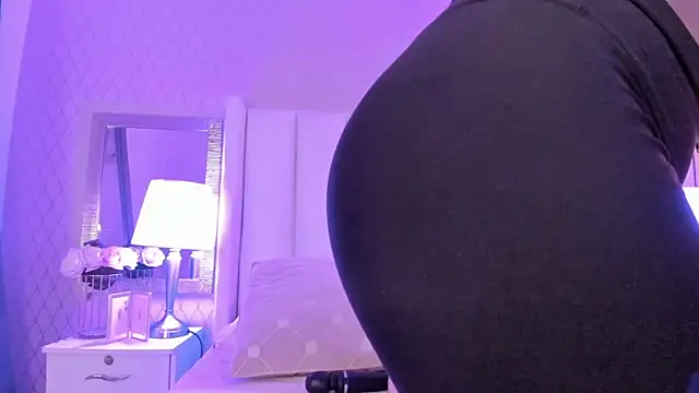 Snapshot of SophiaSmiiths_ chatting on 20, 2, 2025 SophiaSmiiths online show from 20, 2, 2025