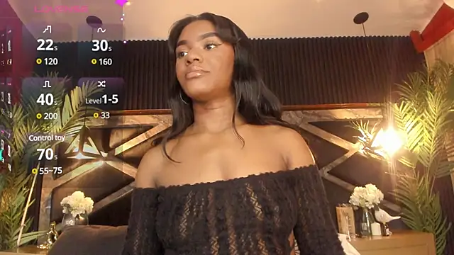 Snapshot of SophiaSmiiths_ chatting on 9, 3, 2025 SophiaSmiiths online show from 9, 3, 2025