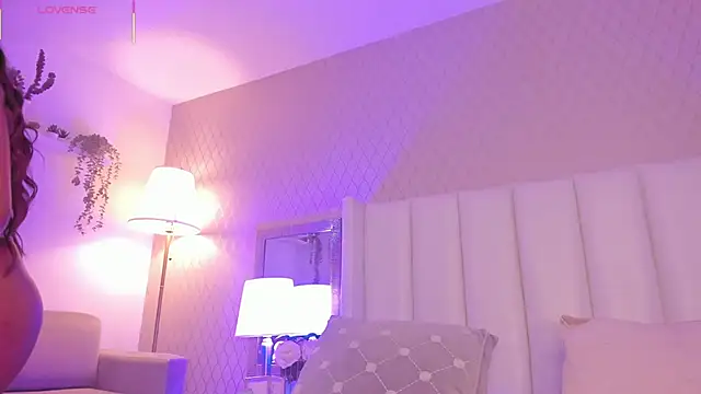 Snapshot of SophiaSmiiths_ chatting on 18, 9, 2025 SophiaSmiiths online show from 18, 9, 2025