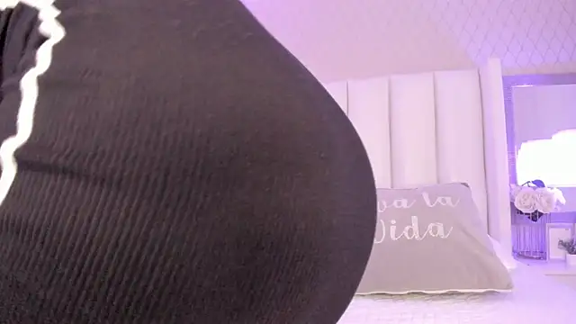 SophiaSmiiths  online show from 2, 6, 2026