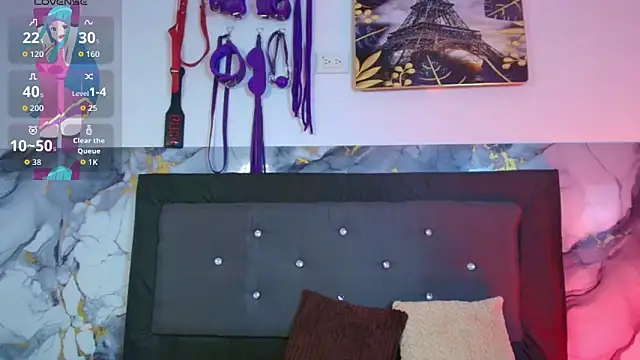 couple lovelyds online show from 11, 4, 2026