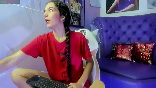 ariana  sweet  online show from 29, 11, 2025