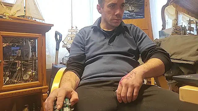 Snapshot of ScubaStevex chatting on 10, 2, 2026 ScubaStevex online show from 10, 2, 2026