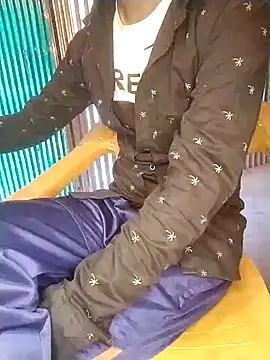 Snapshot of cutetaraaarhjn chatting on 10, 12, 2024 cutetaraaarhjn online show from 10, 12, 2024