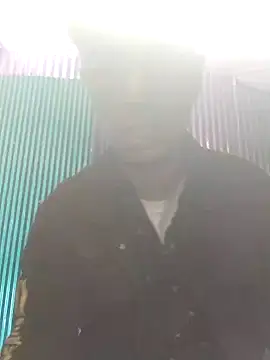 Snapshot of cutetaraaarhjn chatting on 12, 12, 2024 cutetaraaarhjn online show from 12, 12, 2024