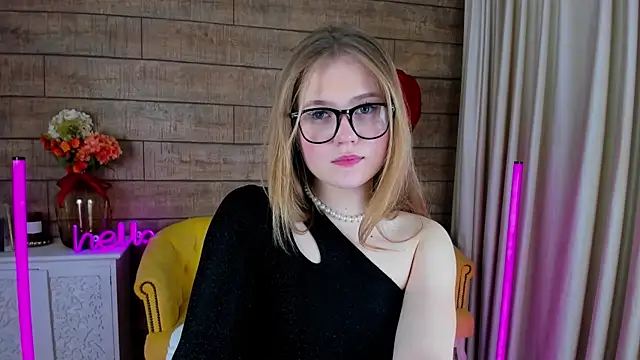 SelinSwarovski online show from 17, 2, 2025