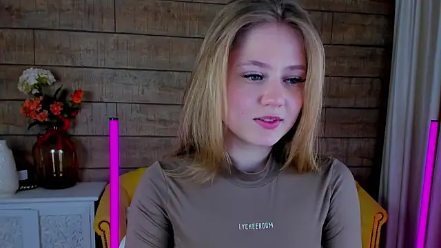 SelinSwarovski online show from 22, 2, 2025