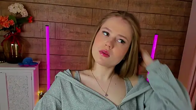 SelinSwarovski online show from 2, 3, 2025