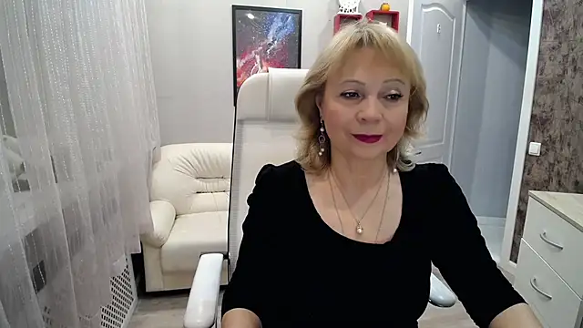 Milla Cutie18 online show from 24, 11, 2025