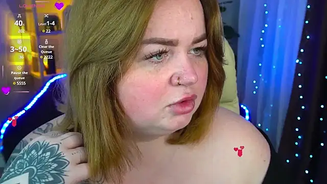 ZaraReignn online show from 8, 1, 2025