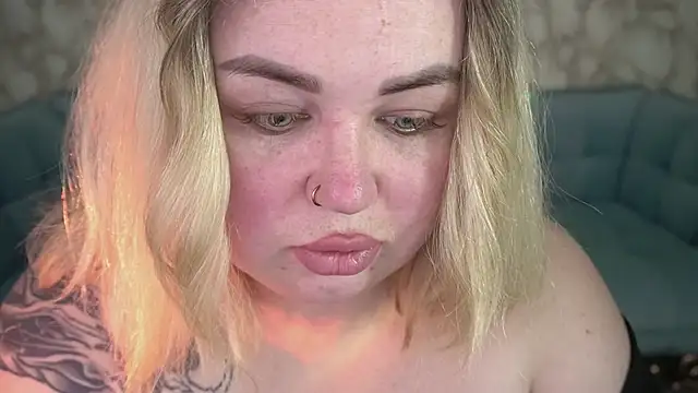 ZaraReignn online show from 13, 4, 2026