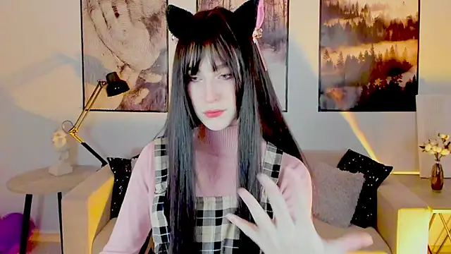Snapshot of LuxRayi chatting on 28, 1, 2025 LuxRayi online show from 28, 1, 2025