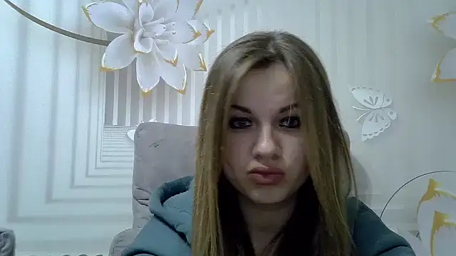 Snapshot of TinaFun4u chatting on 17, 2, 2025 TinaFun4u online show from 17, 2, 2025