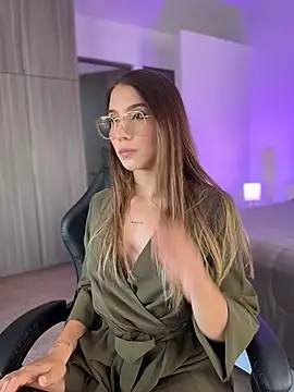 SophieRaily  online show from 14, 11, 2025