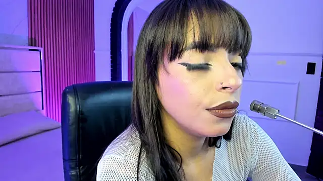 MiiaaMoonroee online show from 27, 11, 2025