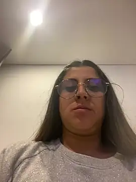 girl anni online show from 18, 2, 2025