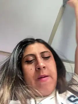girl anni online show from 3, 3, 2025