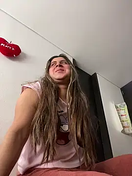 girl anni online show from 13, 9, 2025