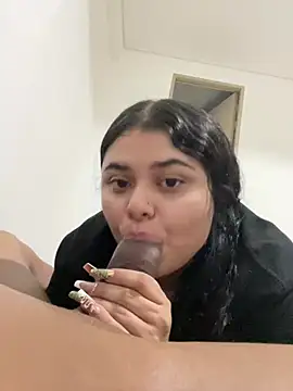 alissonfernandez  online show from 5, 1, 2025