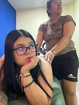 alissonfernandez  online show from 11, 10, 2025