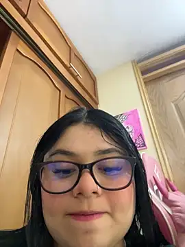 alissonfernandez  online show from 8, 11, 2025