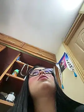 alissonfernandez  online show from 10, 3, 2026