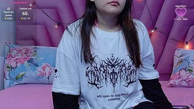 Snapshot of hornybarelylegalgirl chatting on 26, 2, 2026 hornybarelylegalgirl online show from 26, 2, 2026