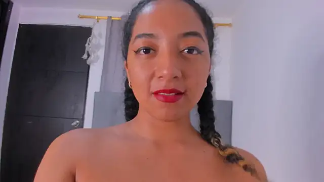Snapshot of NAHOMI_MILLER chatting on 16, 2, 2025 NAHOMI MILLER online show from 16, 2, 2025
