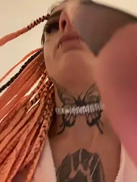 BlazyKitsune- online show from 9, 11, 2025