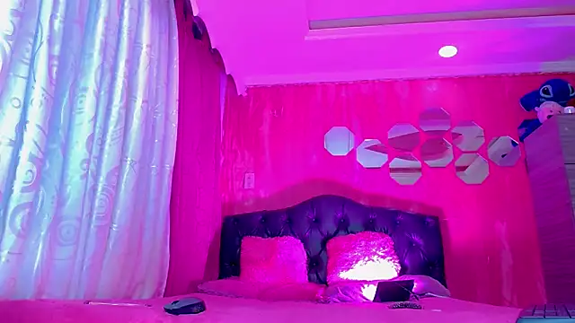 TiffanyMackensyy online show from 9, 3, 2026