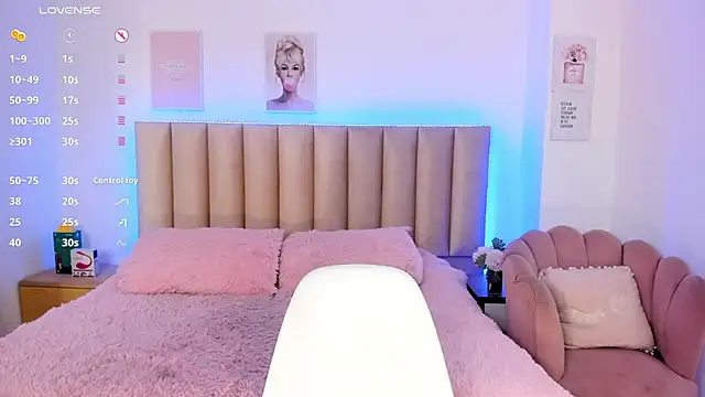 Catvalentine  online show from 5, 12, 2024