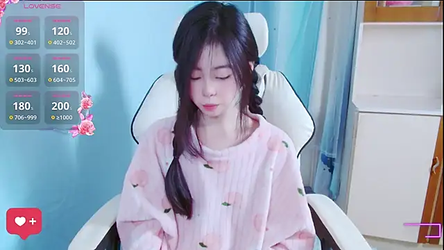 Snapshot of xiyao1314 chatting on 21, 10, 2025 xiyao1314 online show from 21, 10, 2025