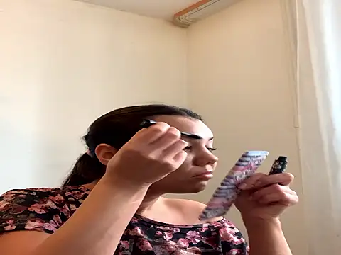 MiraMiss online show from 4, 11, 2025