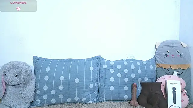 petite paola online show from 18, 4, 2026