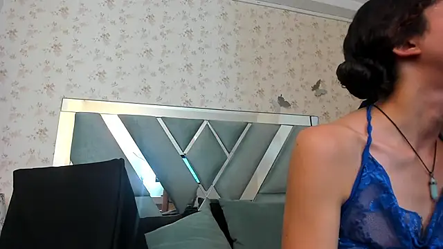 Snapshot of Queenjenn__ chatting on 11, 12, 2024 Queenjenn online show from 11, 12, 2024