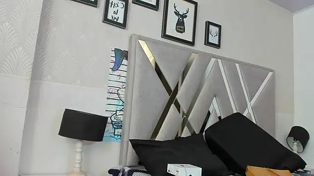 Snapshot of Queenjenn__ chatting on 25, 1, 2025 Queenjenn online show from 25, 1, 2025