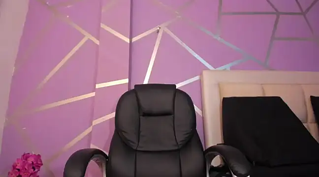 Snapshot of Queenjenn__ chatting on 16, 2, 2025 Queenjenn online show from 16, 2, 2025