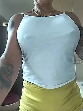 Snapshot of Alison_fitness chatting on 22, 5, 2026 Alison fitness online show from 22, 5, 2026