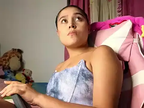 Snapshot of Sweet_xuee18 chatting on 6, 3, 2025 Sweet xuee18 online show from 6, 3, 2025