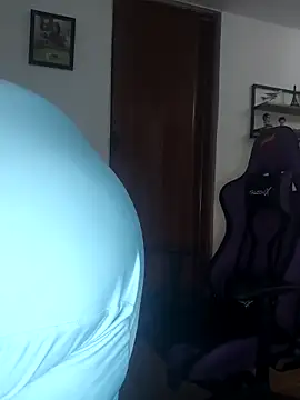 milf venus online show from 12, 10, 2025