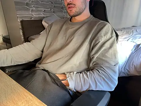 Snapshot of taallguyy_196 chatting on 20, 3, 2025 taallguyy 196 online show from 20, 3, 2025