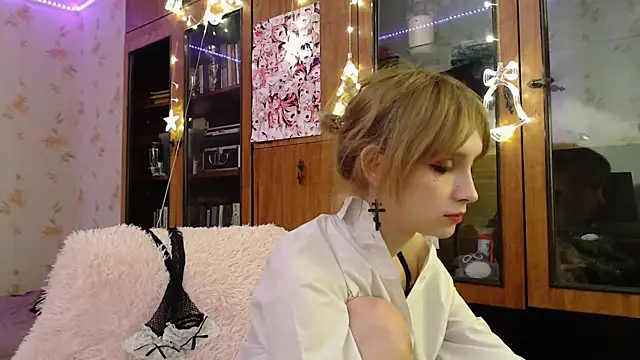 cloudgirrl online show from 9, 1, 2025