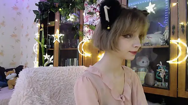 cloudgirrl online show from 12, 3, 2025