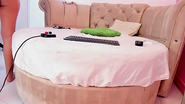 khloeblake online show from 7, 1, 2025